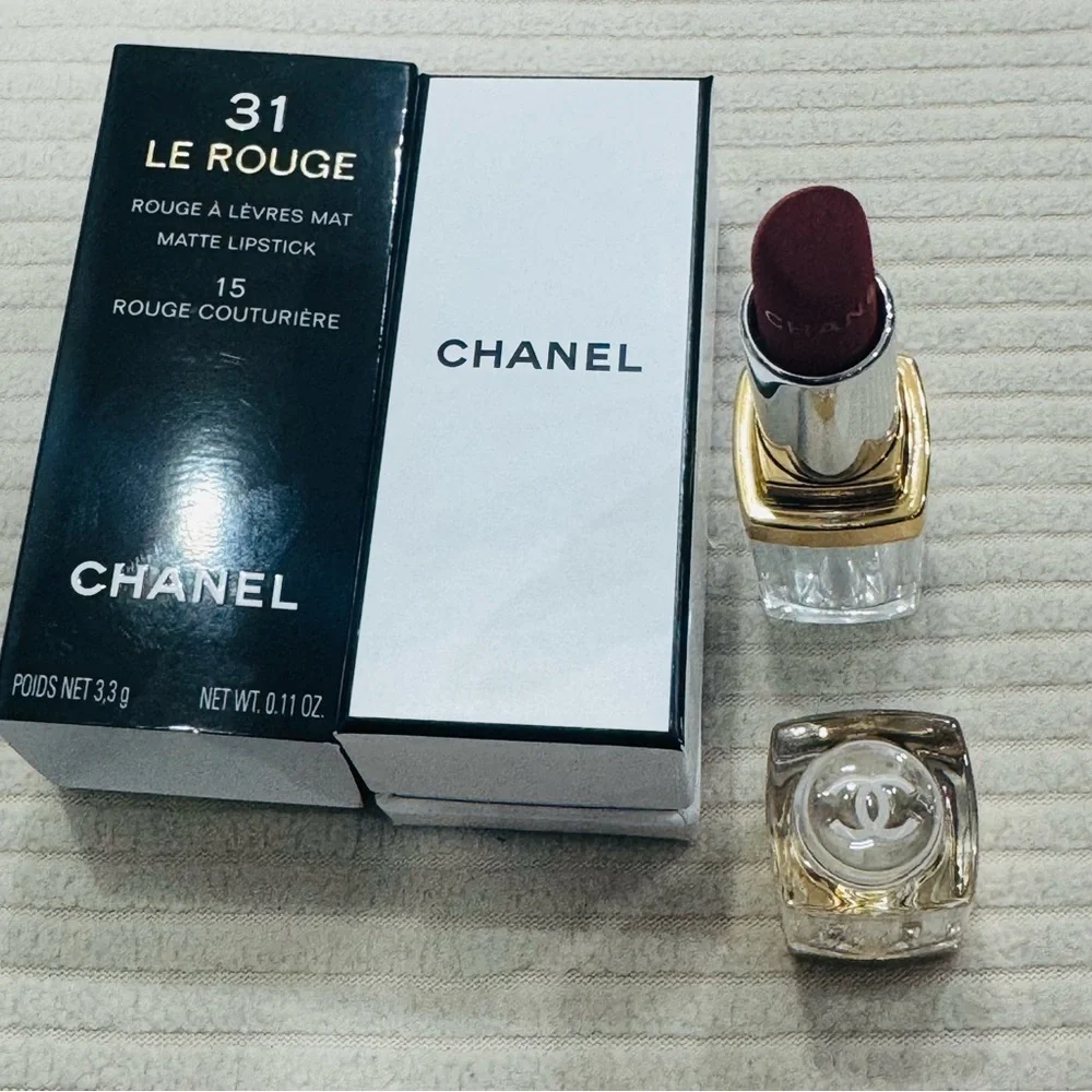 CHANEL 31 Le Rouge Limited Edition luxury lipstick in shade 15 Rouge Couturiere